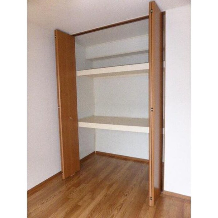 物件内観写真5　(収納)