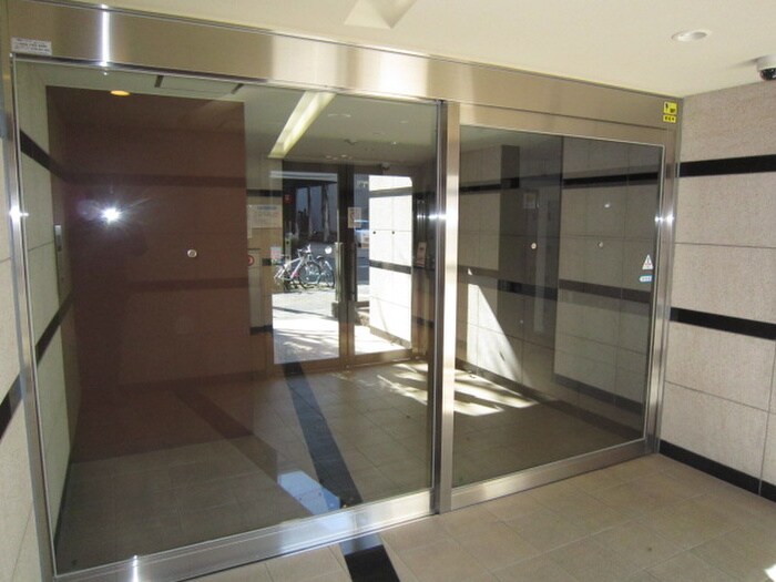 物件外観写真5　(エントランス部分)