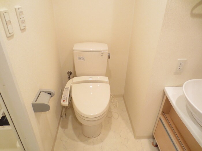 物件内観写真12　(トイレ)