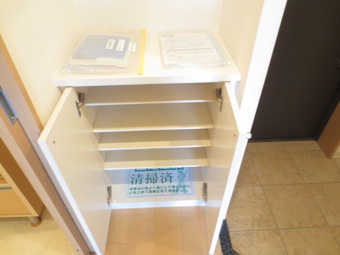 物件内観写真13　(靴箱)