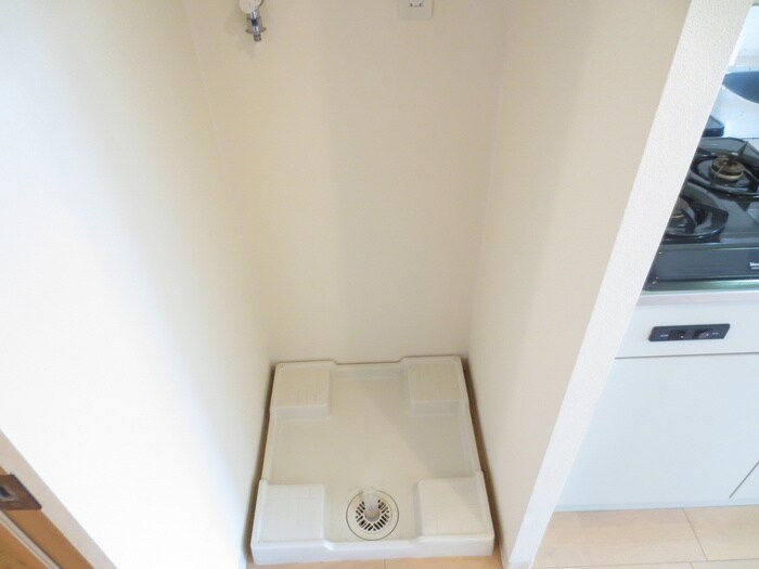 物件内観写真14　(洗濯機置場)