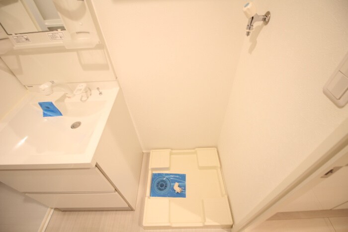 物件内観写真9　(洗濯機置場)