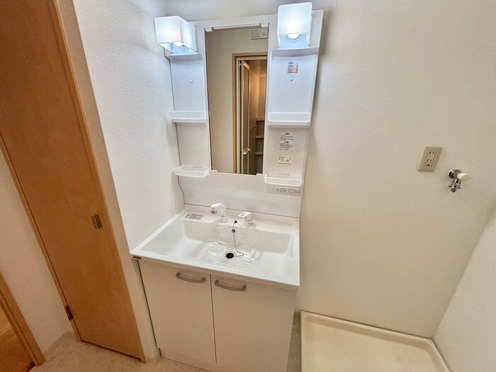 物件内観写真11　(洗面)