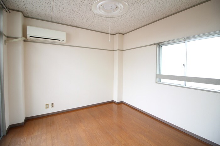 物件内観写真4　(居室)