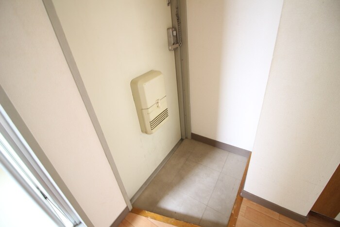 物件内観写真13　(玄関)