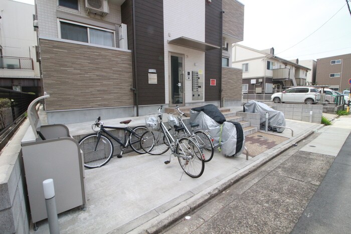 物件外観写真5　(駐輪場)