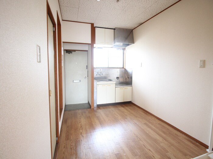 物件内観写真8　(居室)