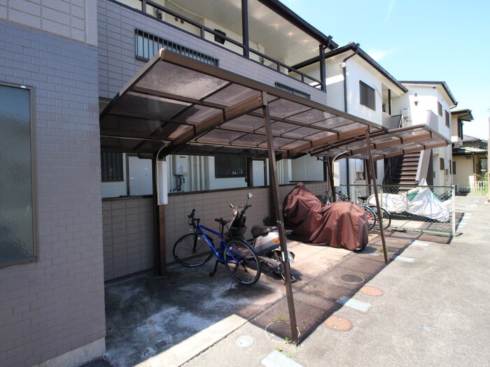 物件外観写真4　(駐輪場)