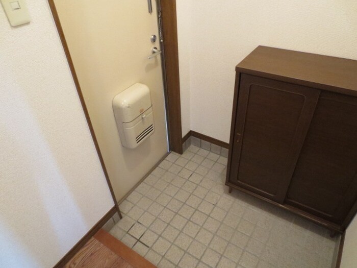 物件内観写真12　(玄関)