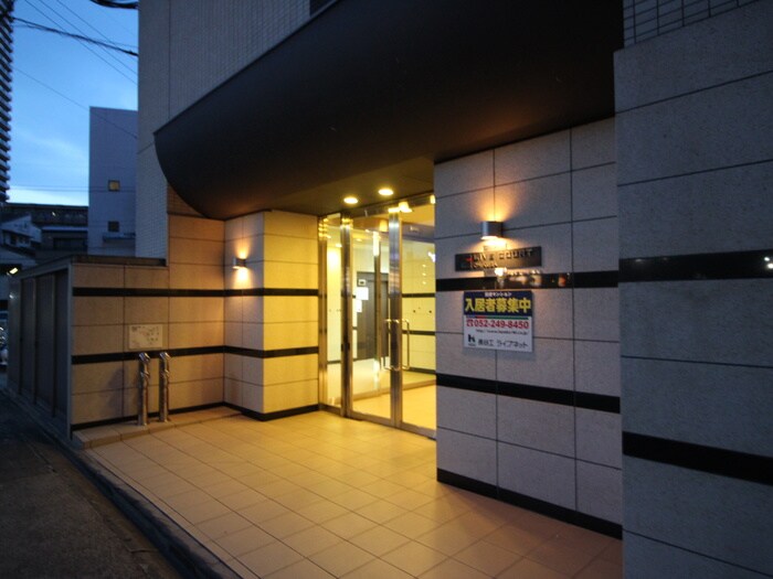 物件外観写真3　(エントランス部分)