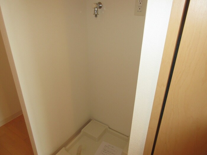 物件内観写真11　(洗濯機置場)