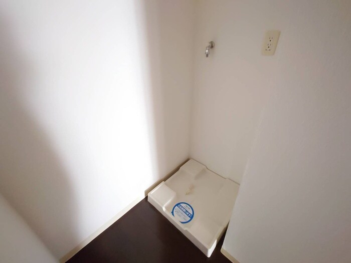 物件内観写真11　(洗濯機置場)