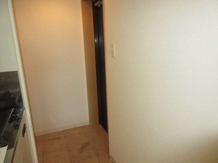 物件内観写真16　(玄関)