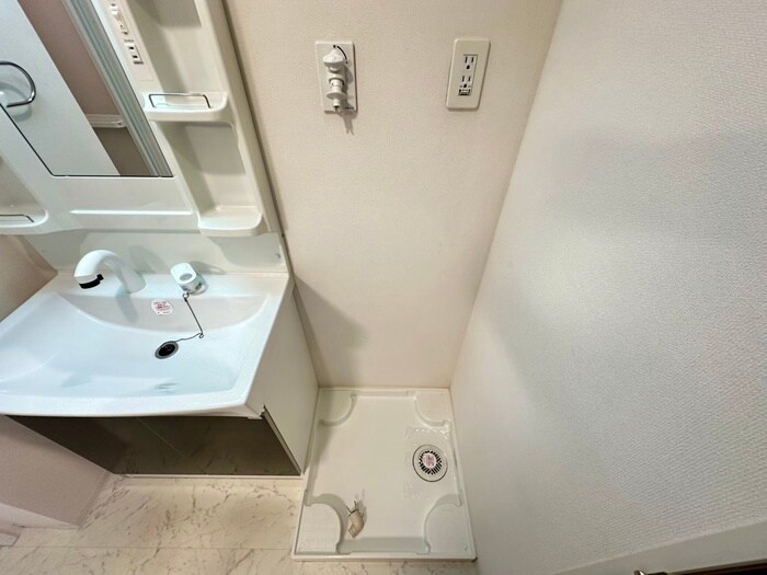 物件内観写真17　(洗濯機置場)