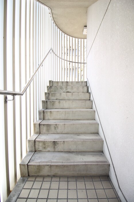 物件外観写真4　(エントランス部分)