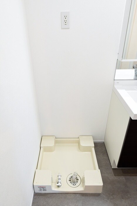 物件内観写真14　(洗濯機置場)