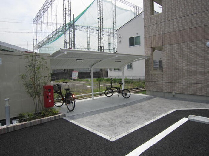 物件外観写真3　(駐輪場)