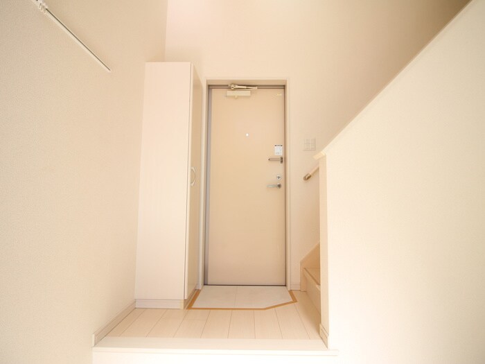 物件内観写真17　(玄関)