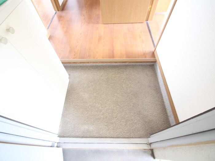 物件内観写真14　(玄関)