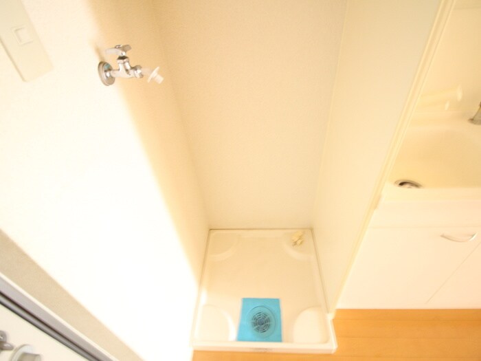 物件内観写真12　(洗濯機置場)