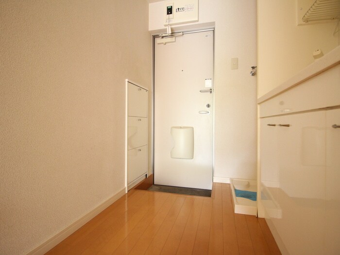物件内観写真13　(玄関)