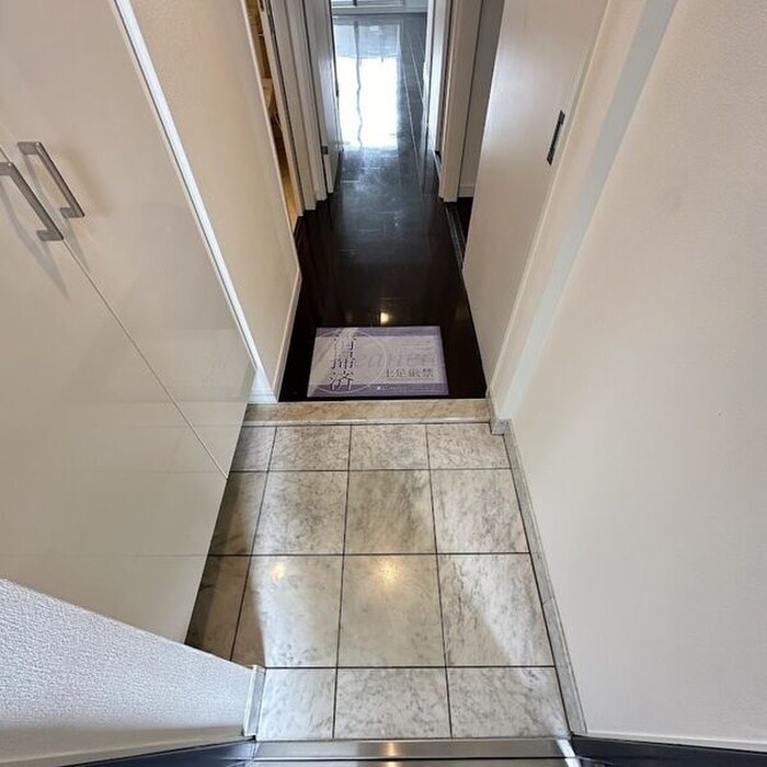 物件内観写真7　(玄関)