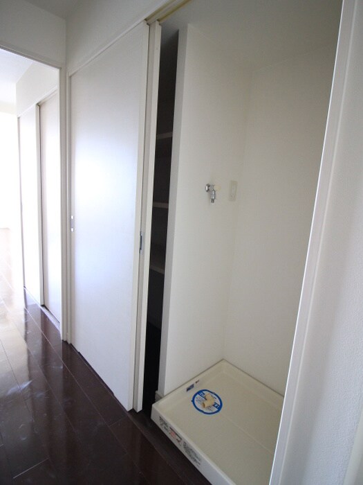 物件内観写真17　(洗濯機置場)