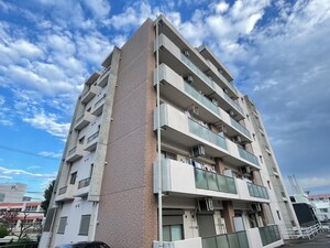 グランヴェル西山２号館外観写真