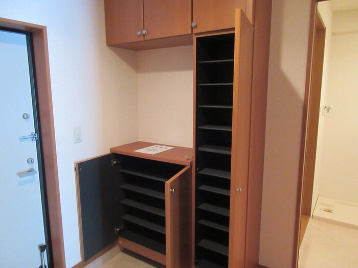物件内観写真13　(靴箱)