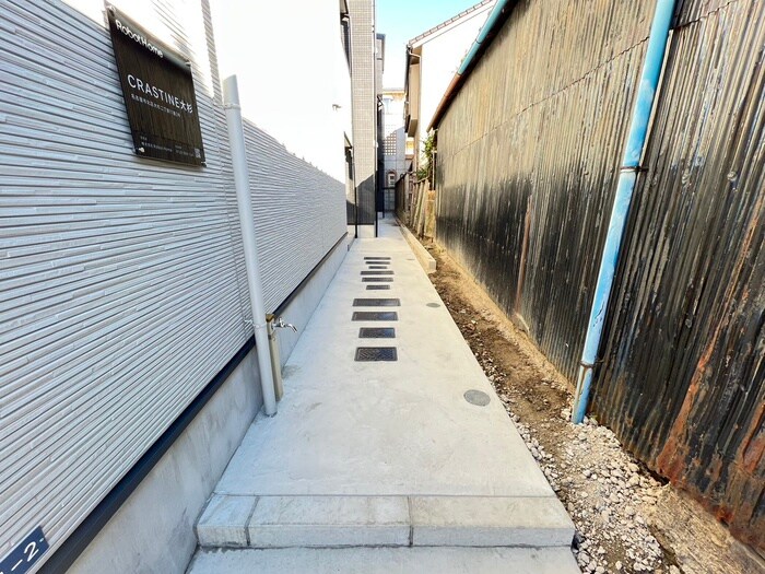 物件外観写真4　(エントランス部分)