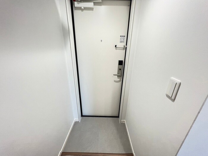 物件内観写真16　(玄関)