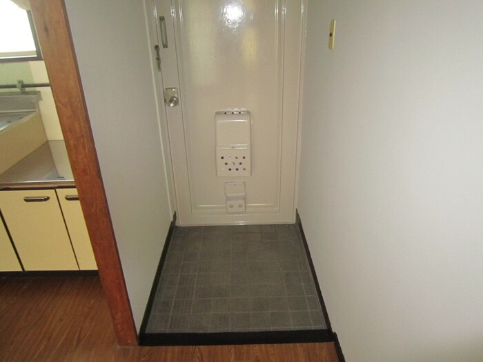 物件内観写真14　(玄関)