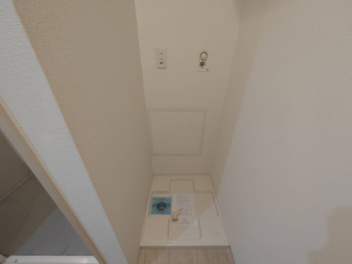 物件内観写真15　(洗濯機置場)