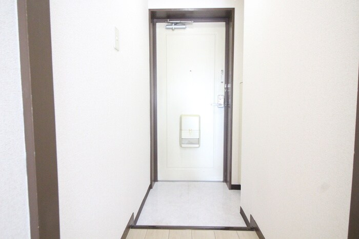 物件内観写真7　(玄関)