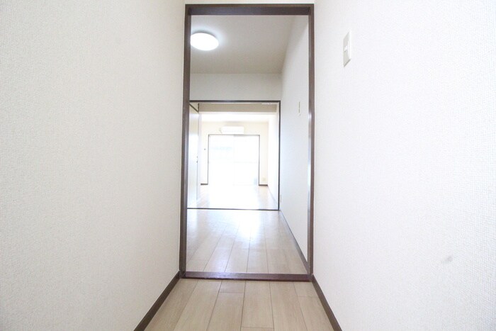 物件内観写真21　(廊下)