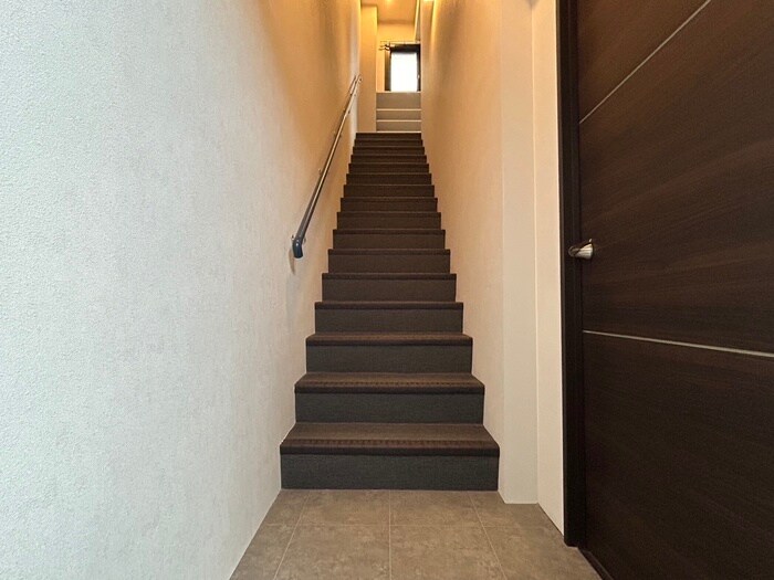 物件内観写真17　(玄関)