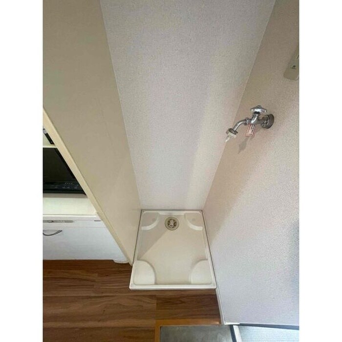 物件内観写真12　(洗濯機置場)