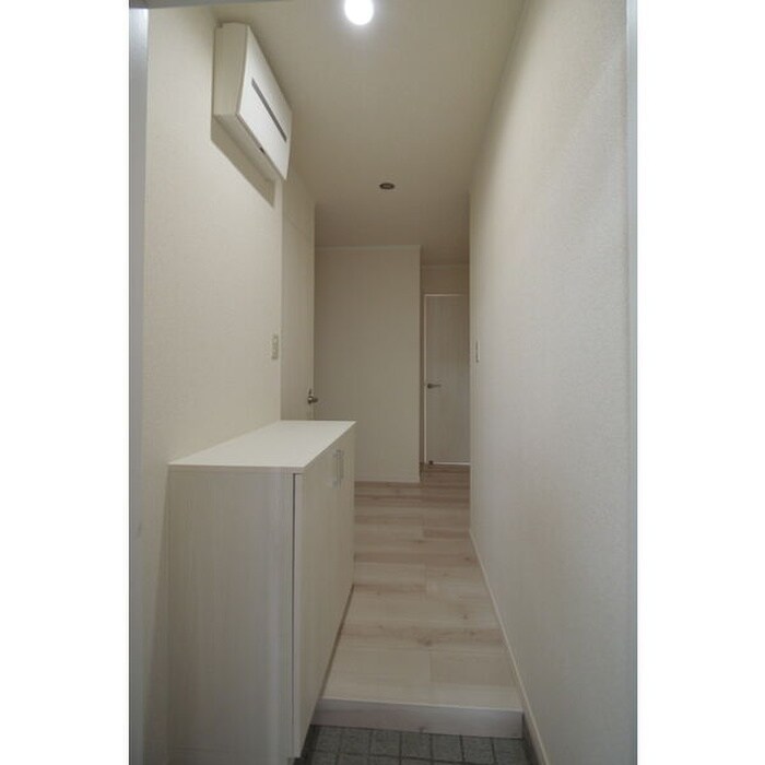 物件内観写真11　(玄関)