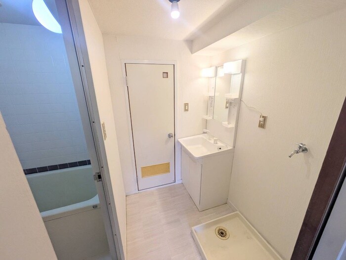 物件内観写真11　(洗面)