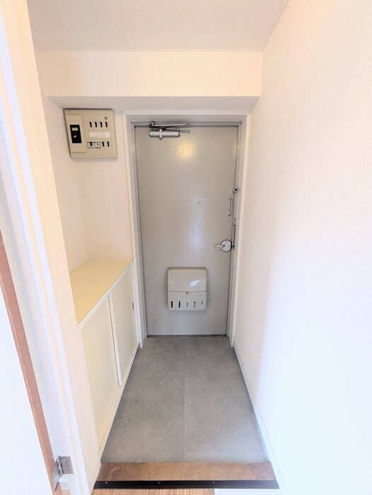 物件内観写真16　(玄関)