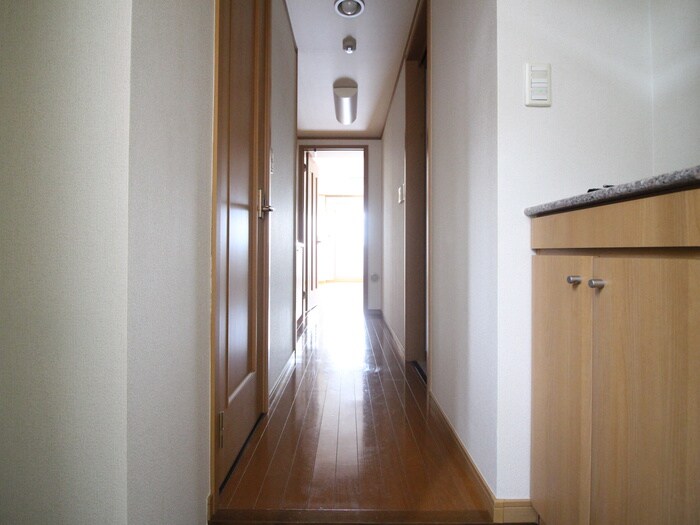物件内観写真21　(廊下)