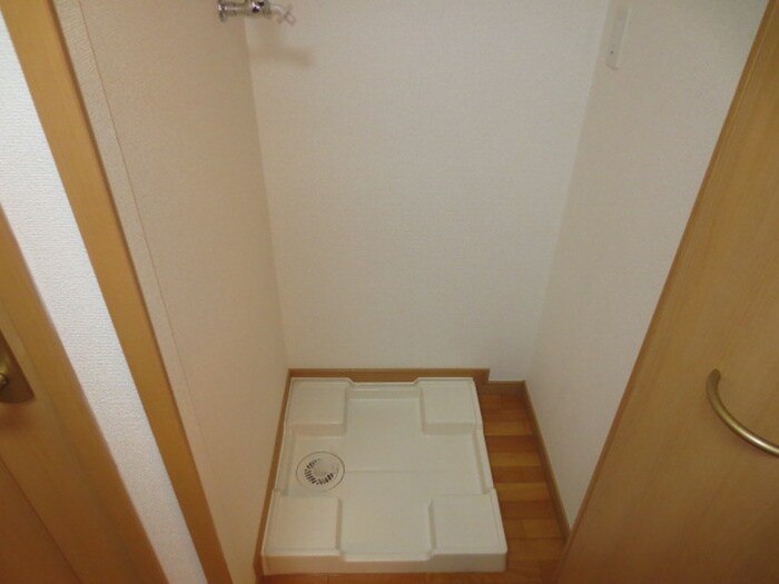 物件内観写真11　(洗濯機置場)