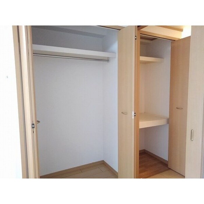 物件内観写真12　(収納)