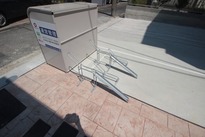 物件外観写真5　(駐輪場)