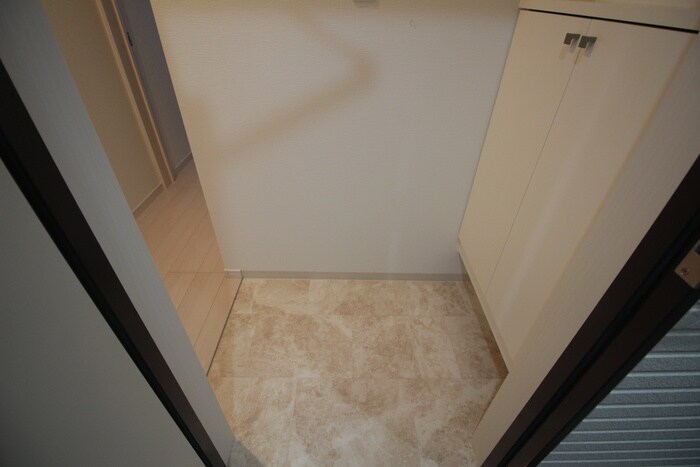 物件内観写真15　(玄関)