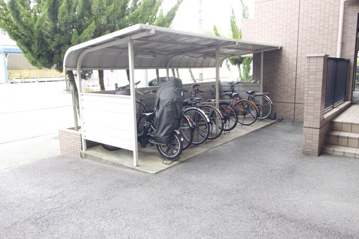 物件外観写真5　(駐輪場)
