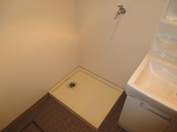 物件内観写真11　(洗濯機置場)