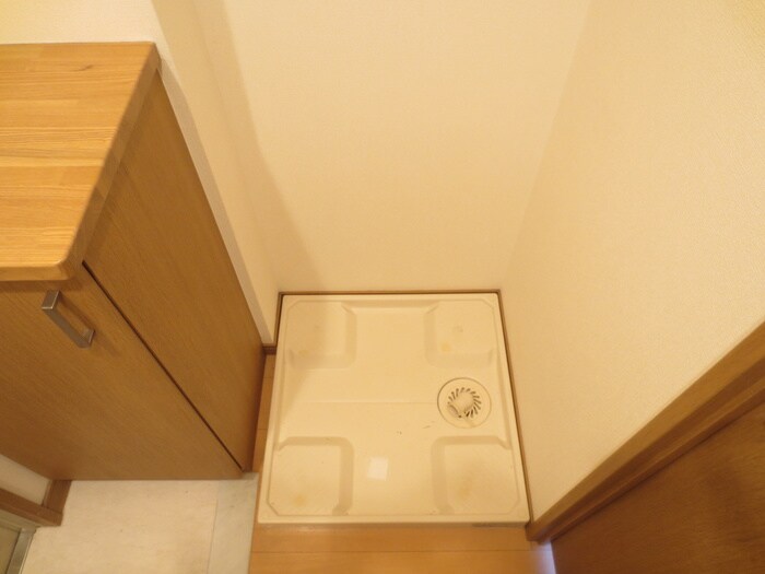 物件内観写真13　(洗濯機置場)