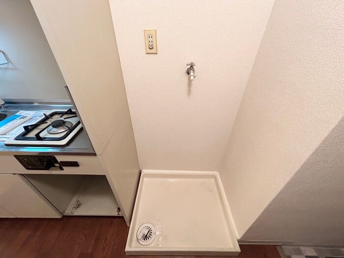 物件内観写真18　(洗濯機置場)