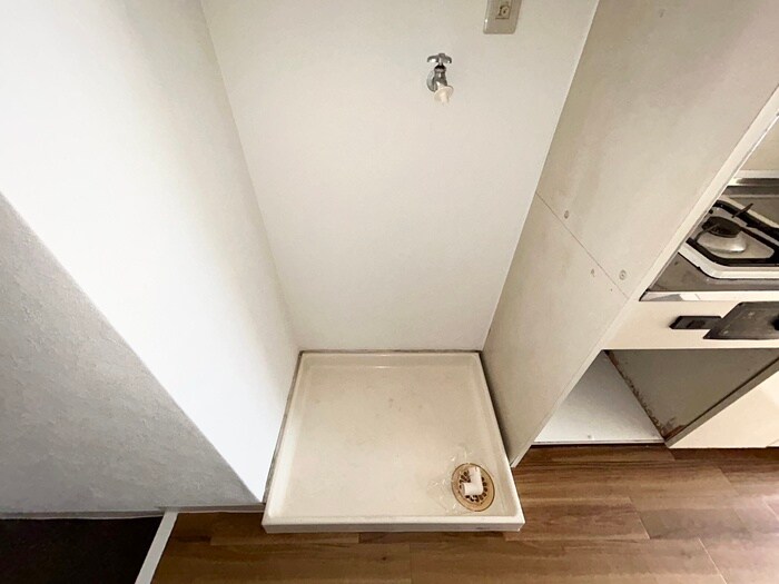 物件内観写真18　(洗濯機置場)